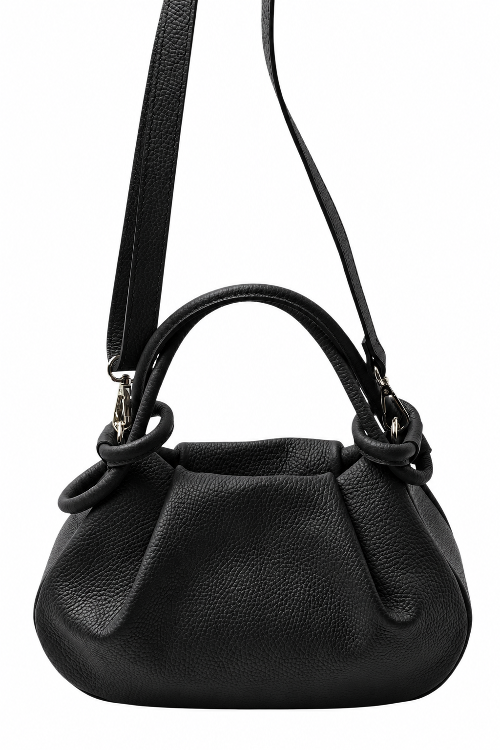 Bolso de piel granulada negra con asa superior, correa de hombro y detalle de anilla metálica sobre fondo blanco.