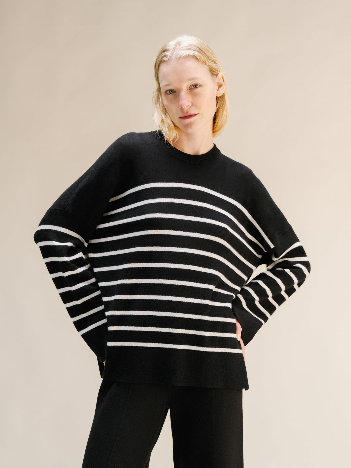 Knitwear Negro/Natural Blanco / S Cashmere Mix Striped Crewneck Sweater San Rocco Italia