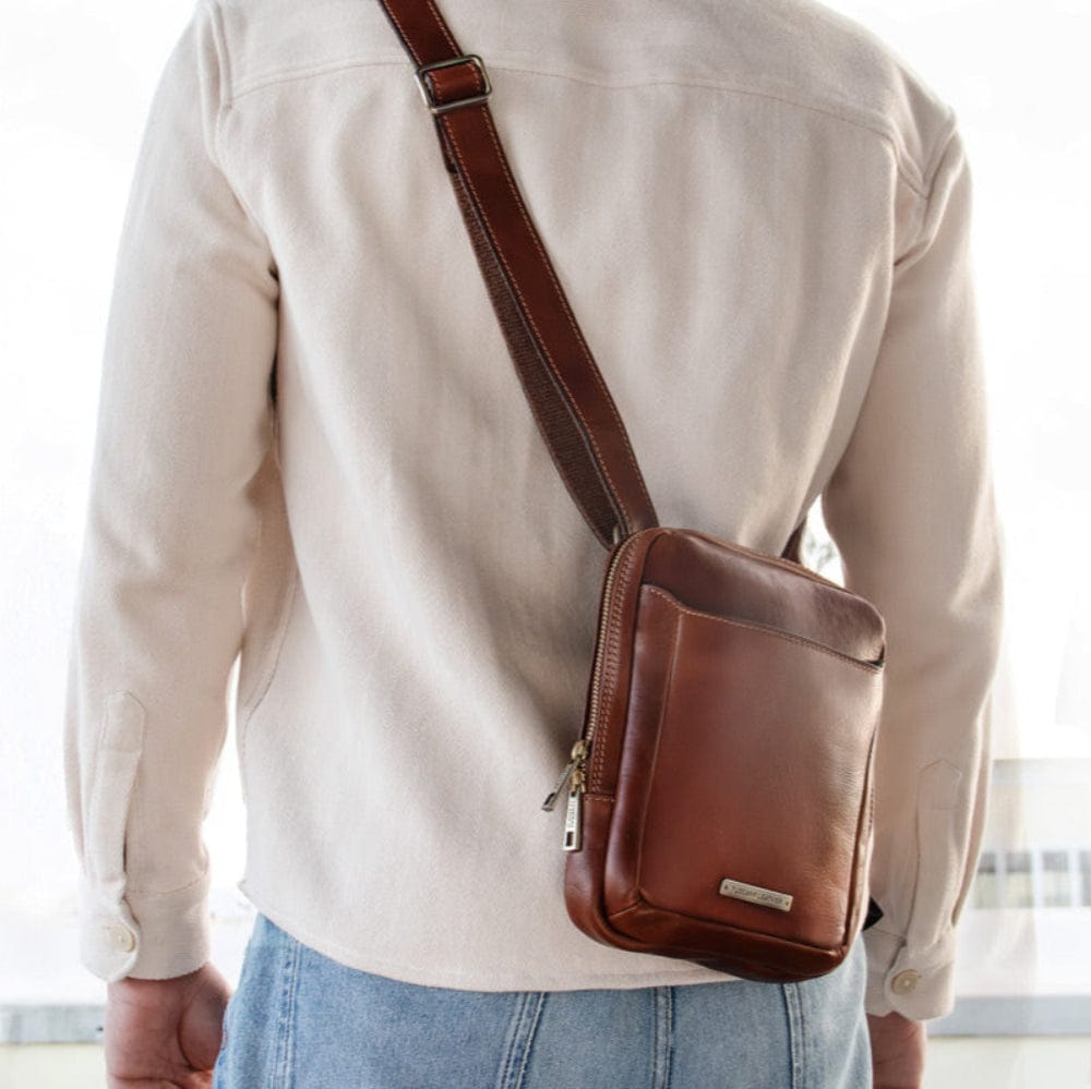 Malas de homem em pele Mark - Mala a tiracolo em pele mate | TL142428 San Rocco Italia