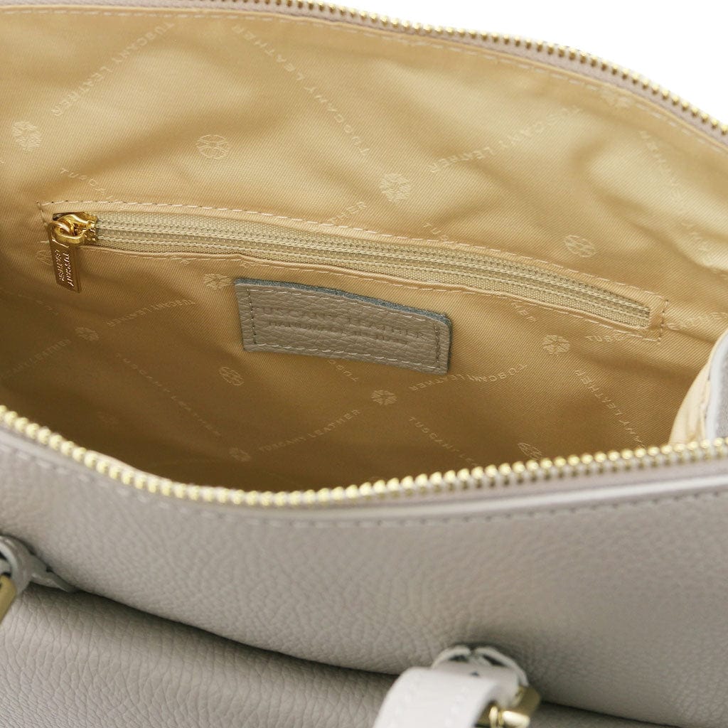 TL Bag - Damen-Lederrucksack, wandelbar zur 2-in-1-Rucksack-/Schultertasche | TL142211 - Premium-Lederrucksäcke für Damen - Jetzt bei San Rocco Italia entdecken