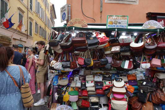 La polyvalence des sacs en cuir italiens, du jour au soir