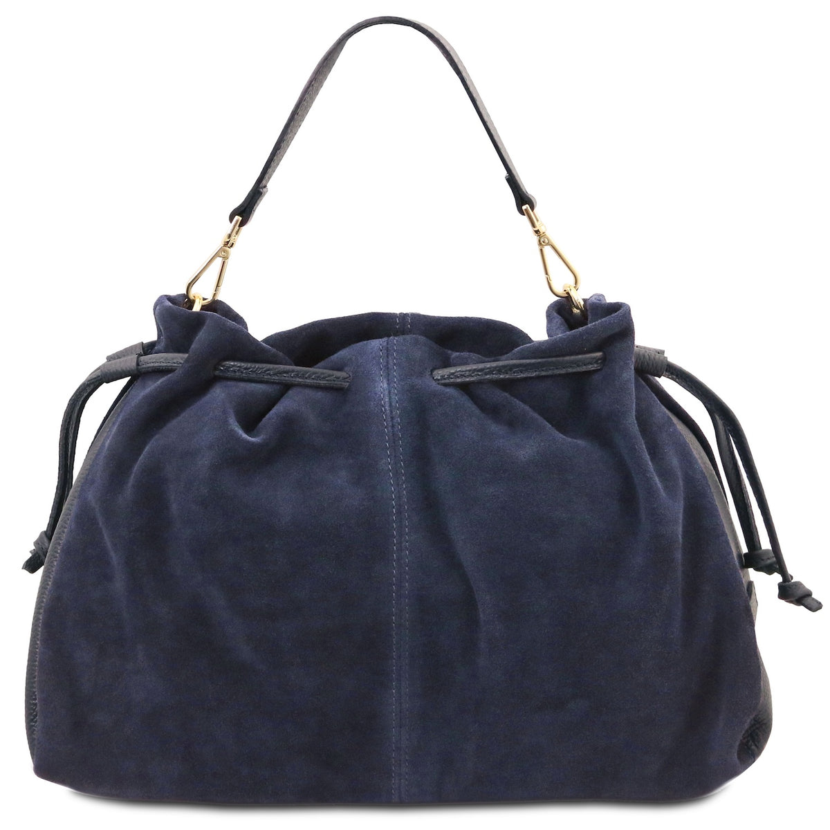 Sac en daim bleu marine à cordon de serrage avec bandoulière et finitions dorées sur fond blanc.