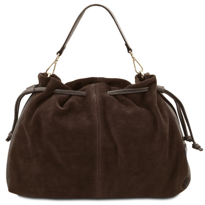 Sac en daim marron foncé à cordon de serrage avec bandoulière et finitions dorées sur fond blanc.