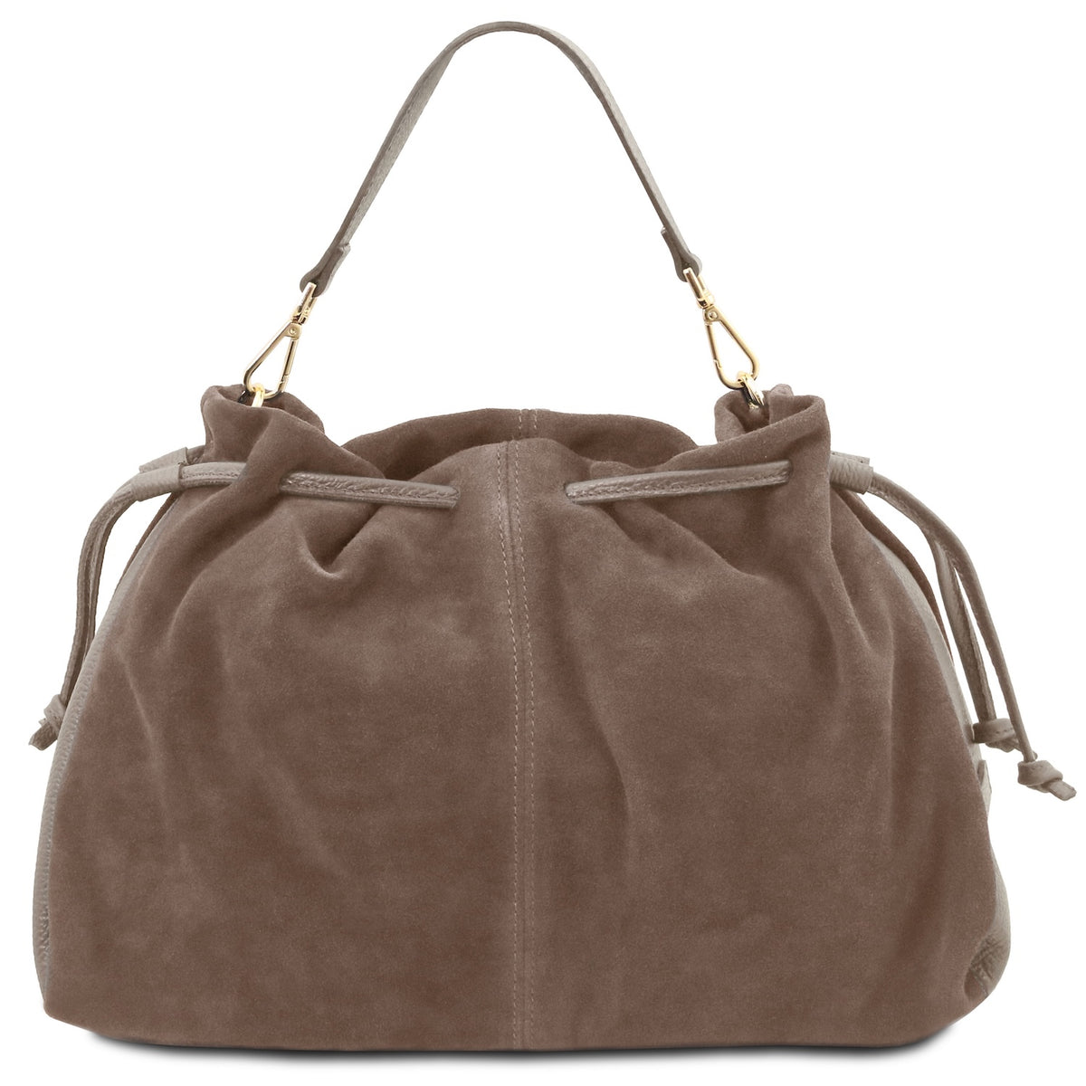 Sac en daim taupe brun à cordon de serrage avec bandoulière et finitions dorées sur fond blanc.