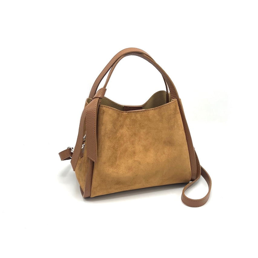 Pienza – Italian Suede Leather Tote Hebag – Espresso Marrone con pelle martellata heles e tracolla removibile su sfondo bianco