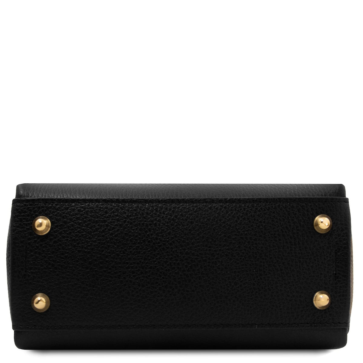 Schwarz genarbtes Leder Abby shoulder bag viewed from bottom zeigt four goldfarbene Nieten