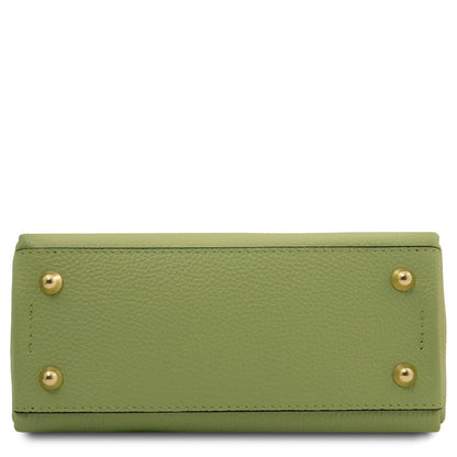Unteransicht of Abby leather shoulder bag in olivgrün zeigt four gold-toned studs