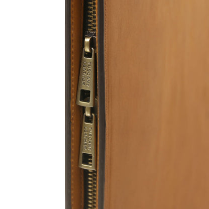 Augusto - Leather document case with ring binder | TL142555