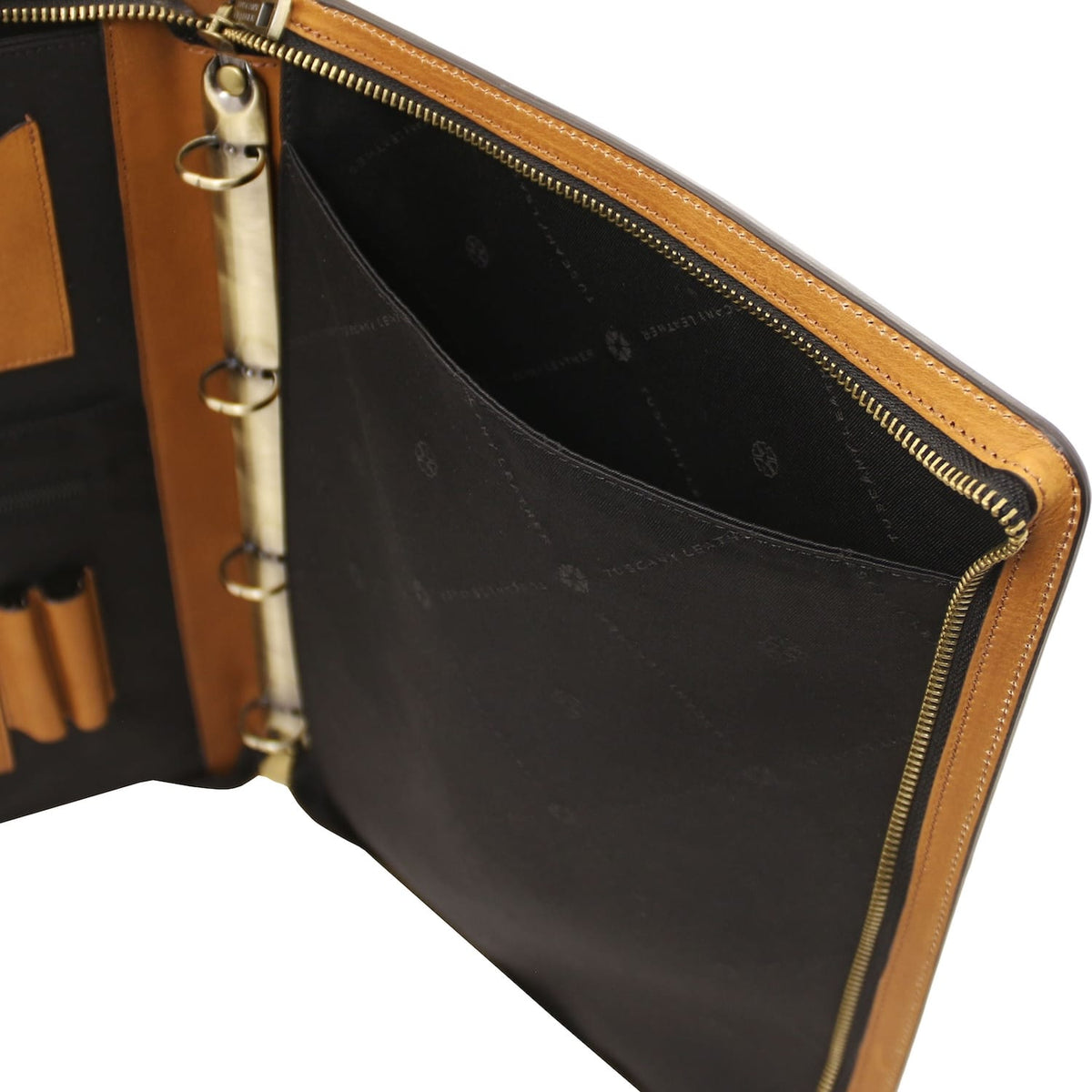 Augusto - Leather document case with ring binder | TL142555