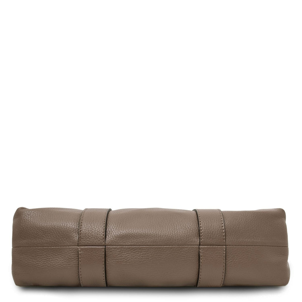 Vista inferior of Callie piel suave shoulder bag with stitched panels and wraparound strap