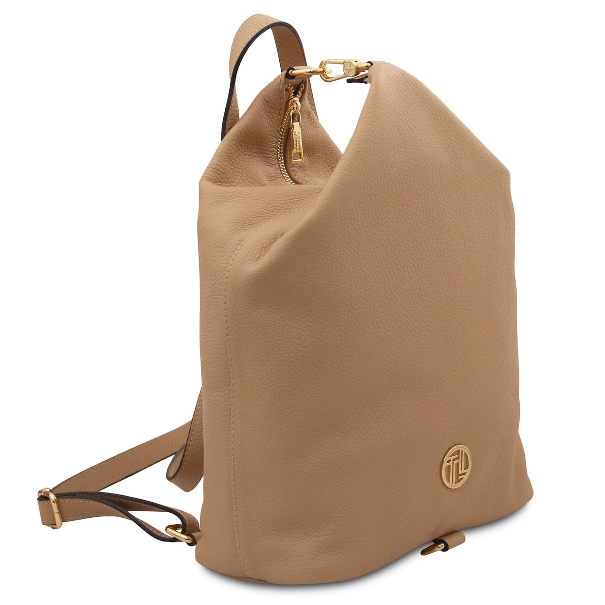 Dublin cognac rugzak van zacht Italiaans leer with goudkleurig beslag and small circular logo badge on the front.