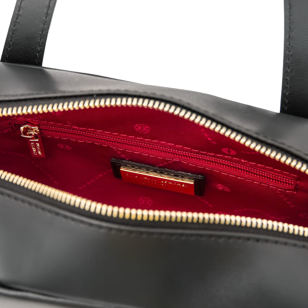 Eclaire - East-West Leather Shoulder Bag | TL142581