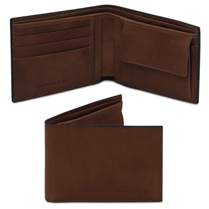Marrone hemade Italian leather wallet opened to show card slots e coin pocket