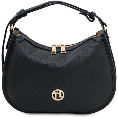 Negro hobo handbag with gold accents sobre fondo blanco