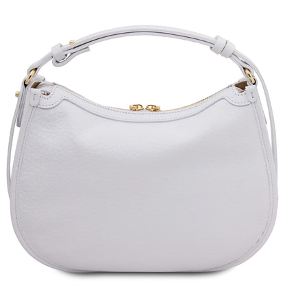 Hoblò Soft Leather hobo bag in white with textura granulada, curved top and tirador dorados.