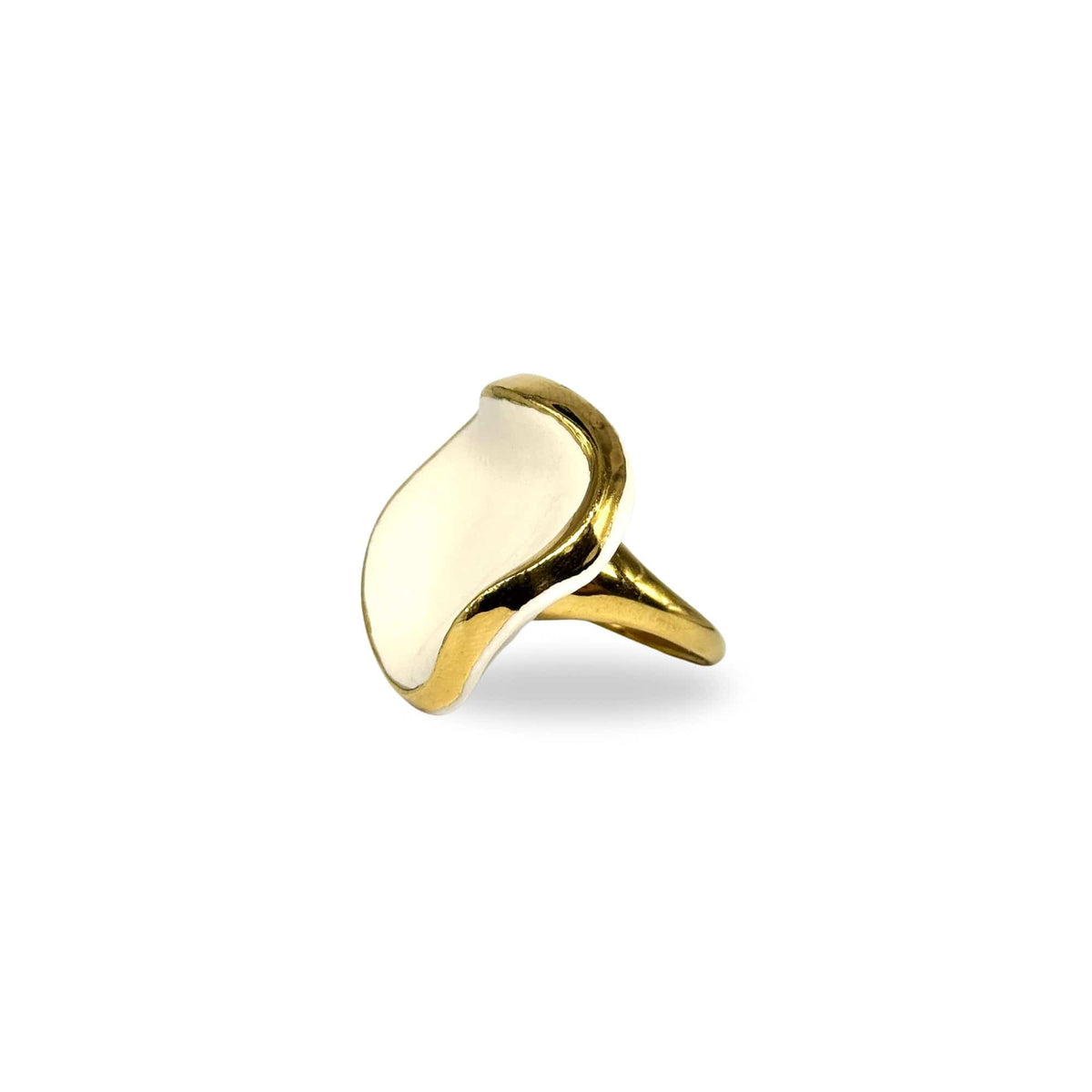 Leda gold ring with pebble shaped white ceramic centerpiece and gold rim