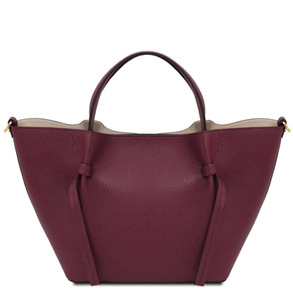 Legame - Italian leather shopping bag - Large size | TL142481 in burgundy pele martelada with duas asas superiores and side strap details sobre fundo branco.