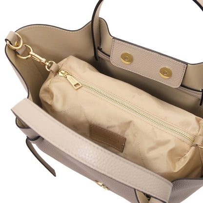 Interior of Legame large beige leather mala shopper with fecho dourado pocket and forro bege