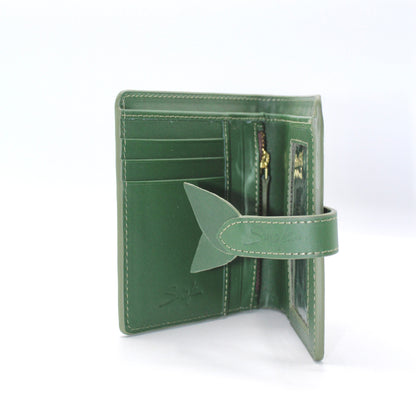 Lumi - Handwoven Leather Wallet | Vert&Dark Café showing open green leather interior with card slots and poche zippée details