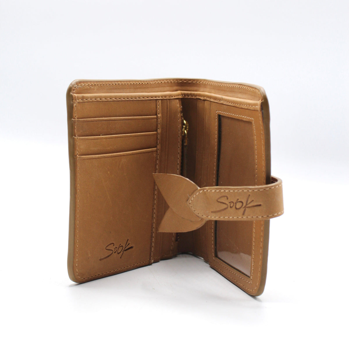 Lumi - Hewoven Leather Wallet | Taupe & Caffè showing open wallet con multiple card slots, ID window, e smooth leather strap closure