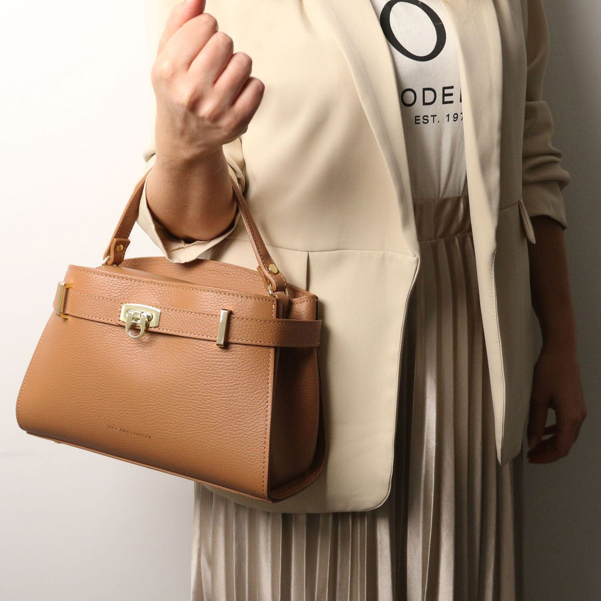 Leather handbags Maisy - Leather top handle bag - Medium size | TL142455 San Rocco Italia
