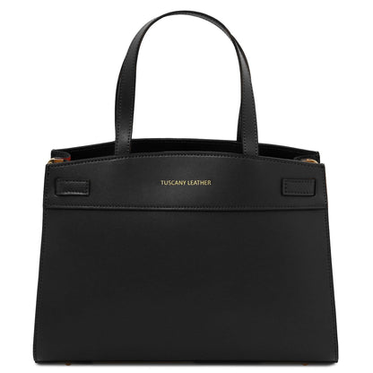 Negro Musa Bolso de piel italiana with structured silhouette and herrajes dorados