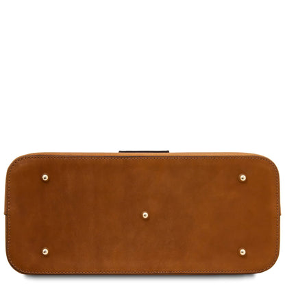 Olimpia - Matte leather tote | TL142561