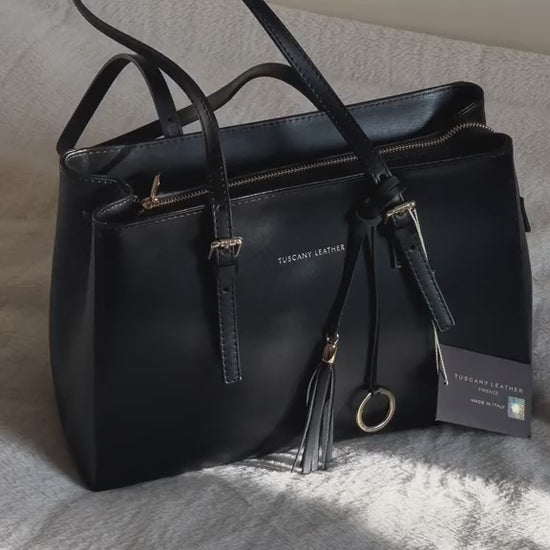 Unboxing video of our black TL Bag - Leather shoulder bag | TL142037 - San Rocco Italia