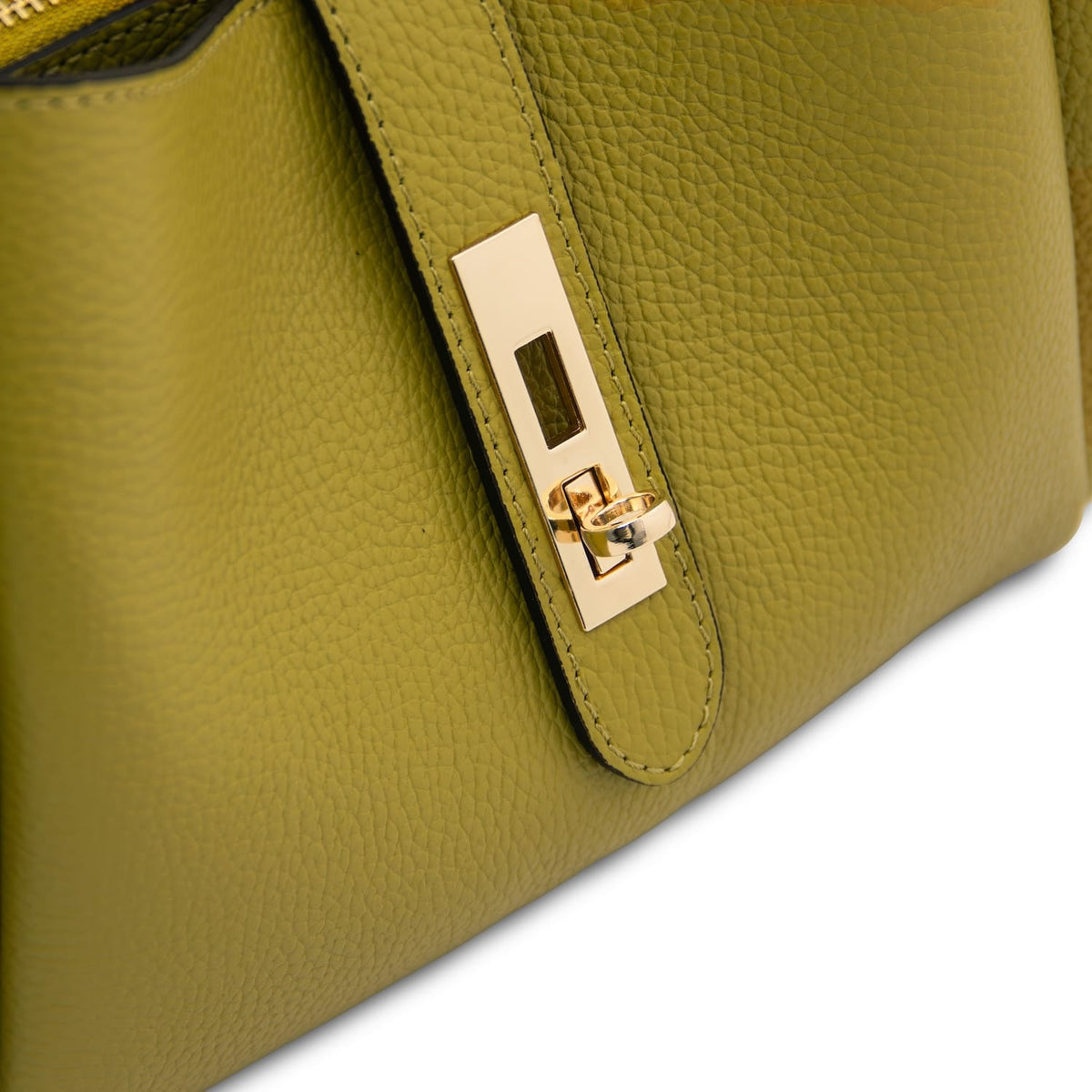 Close up of olive green strap with gold rectangular plate and ring clasp on the Soave handbag.