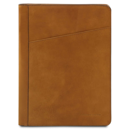 Vista frontal of cuero leather document case with diagonal panel and Tuscany Leather stamp