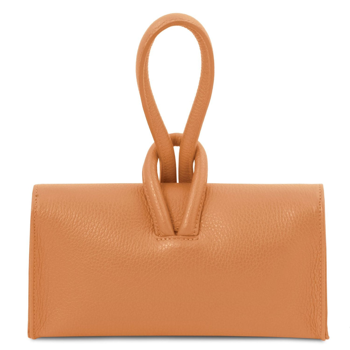 Gros plan of cognac leather foldover clutch highlighting the double loop poignée supérieure and wrapped strap