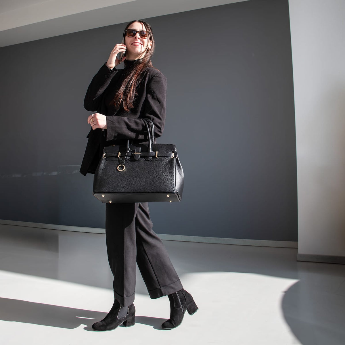 TL Bag - Leather handbag with golden hardware | TL141529