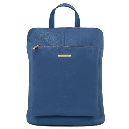 Blue laptop backpack with a goudkleurige rits tegen witte achtergrond