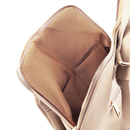Binnenaanzicht of TL Bag with cognackleurige voering showing organized compartments and ritsvak