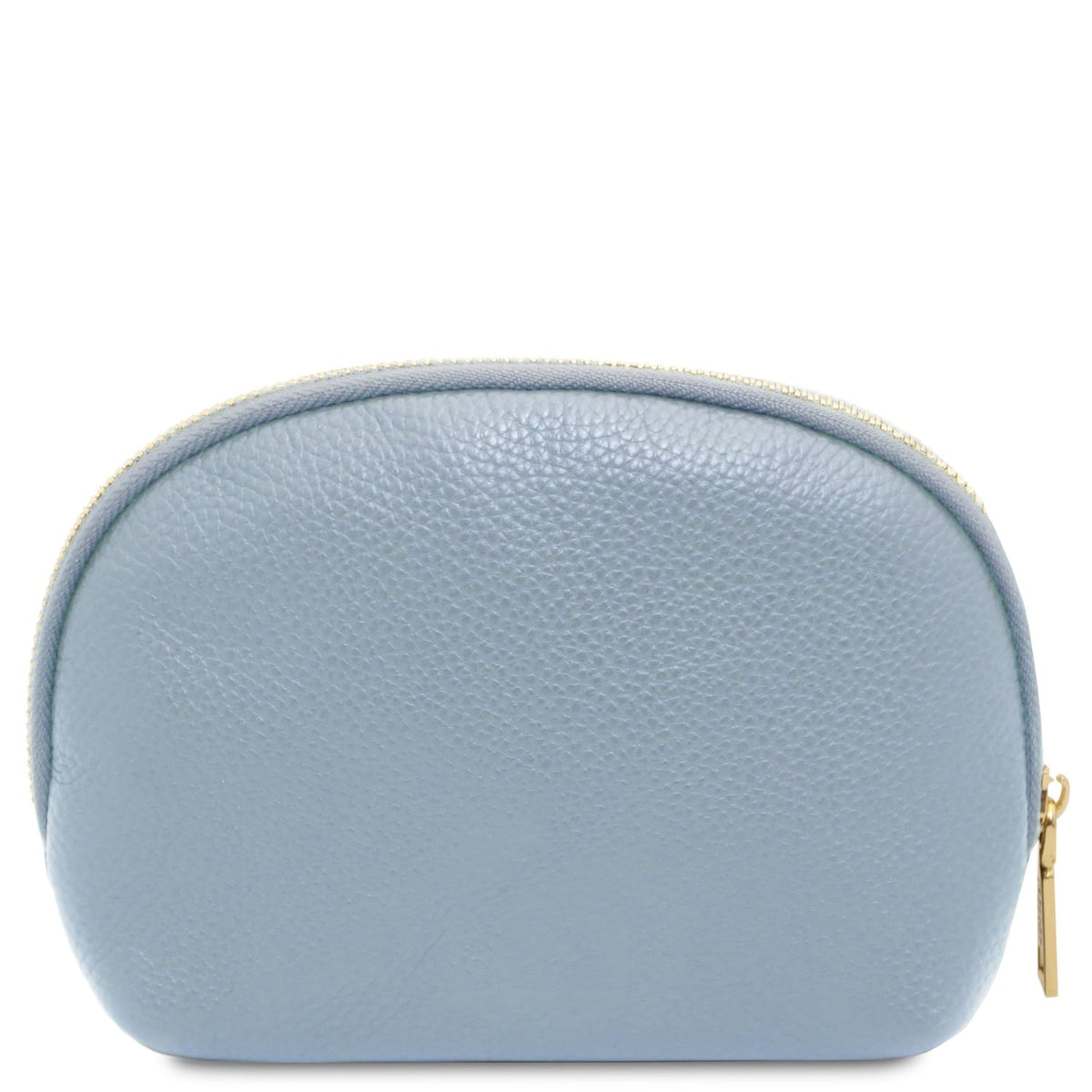 Azul claro piel granulada toiletry case with rounded shape and top zipper featuring herrajes dorados detail.