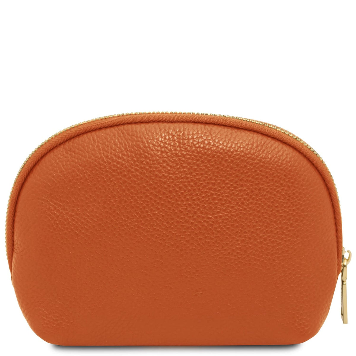 Compact rounded toiletry case in textured cuero Italian leather with gold-tone zipper closure and acabado liso.
