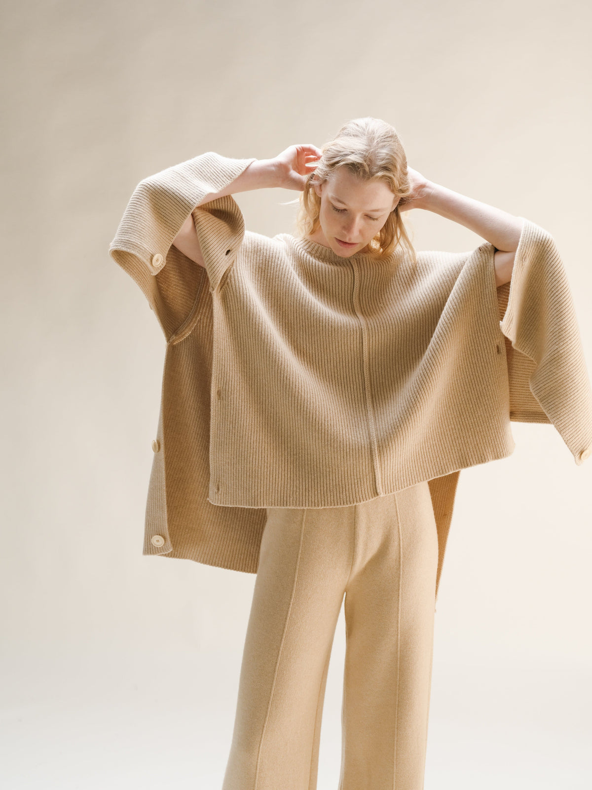 Maglieria Beige / S Maglione-cappa oversize in misto lana e cashmere San Rocco Italia