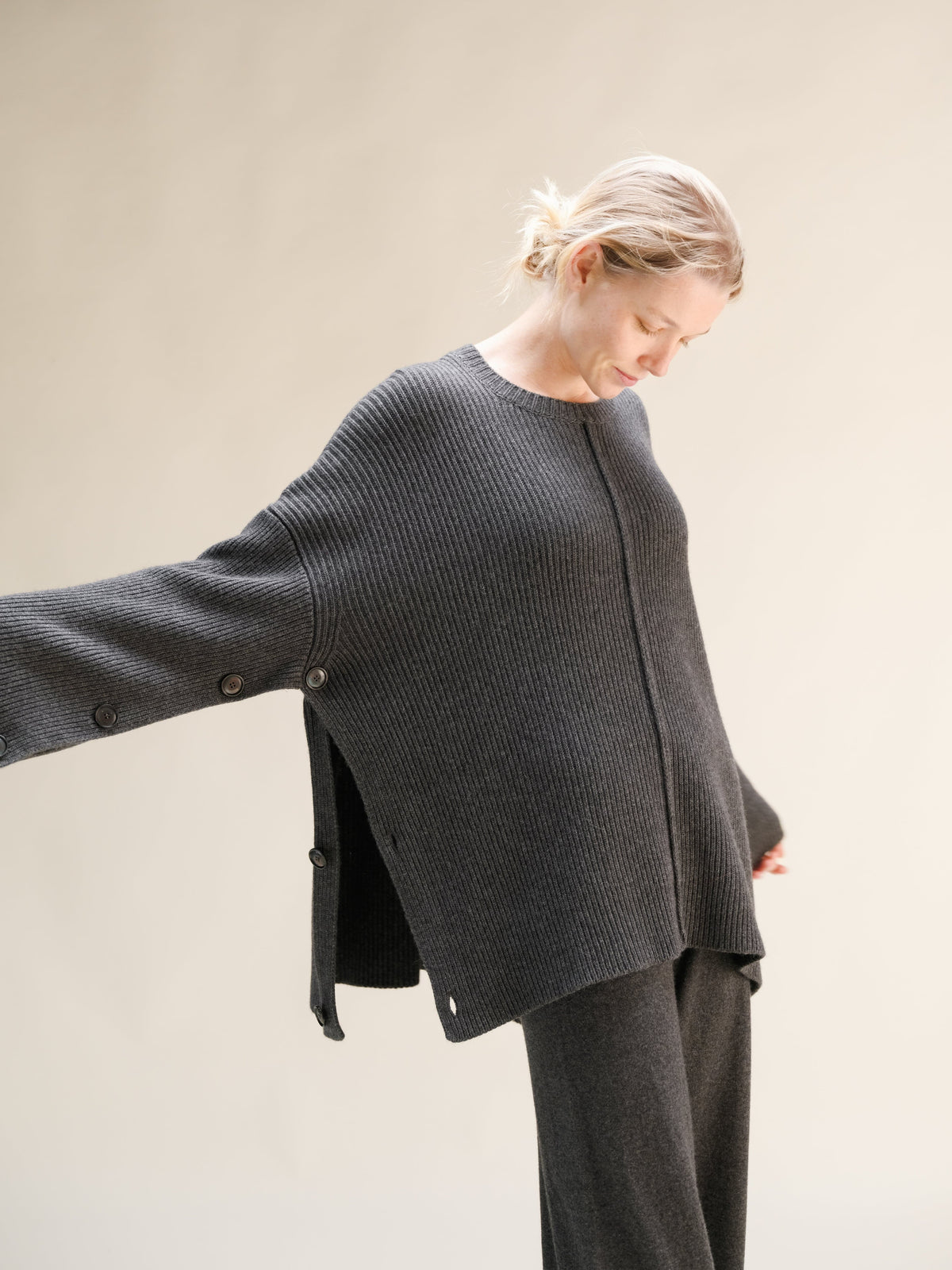 Maglieria Grigio scuro / S Maglione-cappa oversize in misto lana e cashmere San Rocco Italia